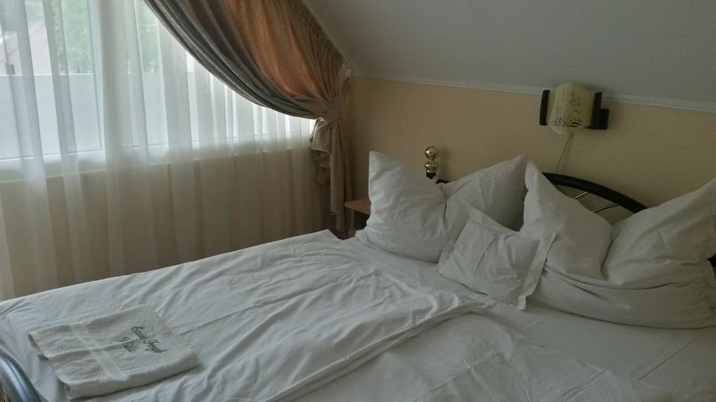 Hotel Ezust Fenyo Vendeghaz Siófok Exteriér fotografie