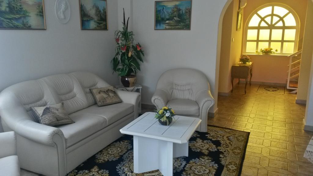Hotel Ezust Fenyo Vendeghaz Siófok Exteriér fotografie