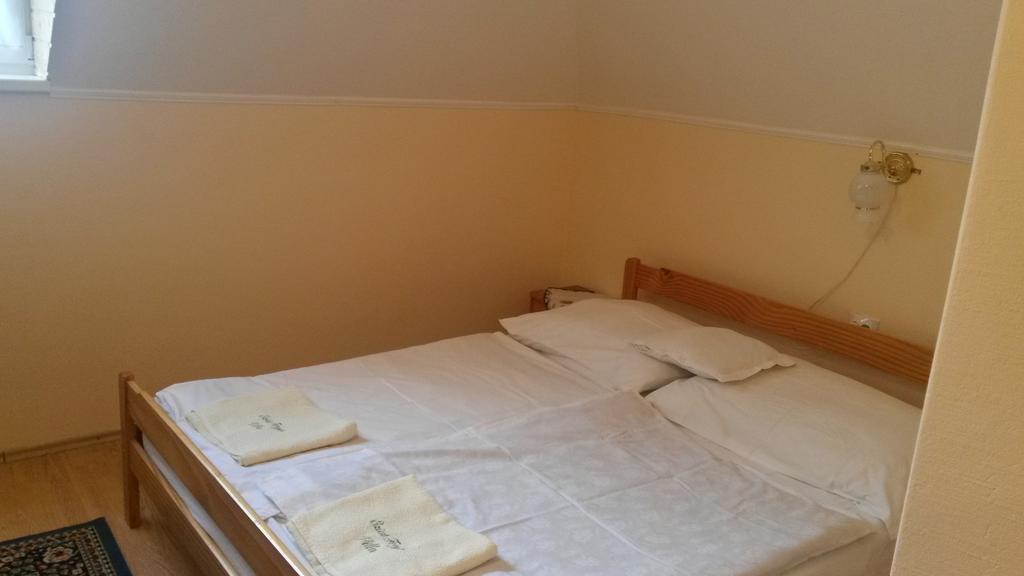 Hotel Ezust Fenyo Vendeghaz Siófok Exteriér fotografie